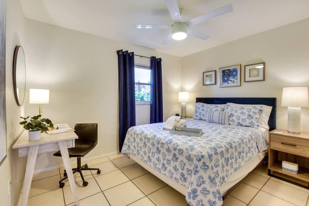 Coconut Cove Mid-Long Term Stays Available Walk To Downtown Trolly To Beaches Sarasota Kültér fotó