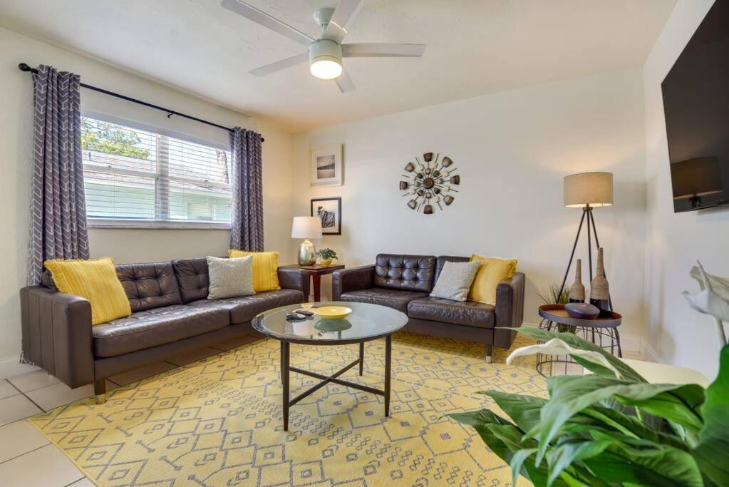 Coconut Cove Mid-Long Term Stays Available Walk To Downtown Trolly To Beaches Sarasota Kültér fotó